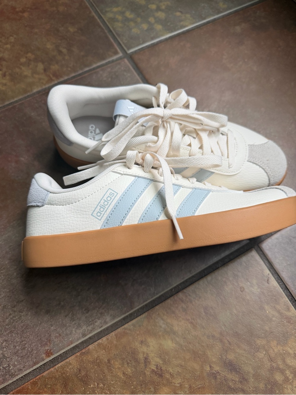 adidas Cream Sneakers with Light Blue Stripes and Gum Sole